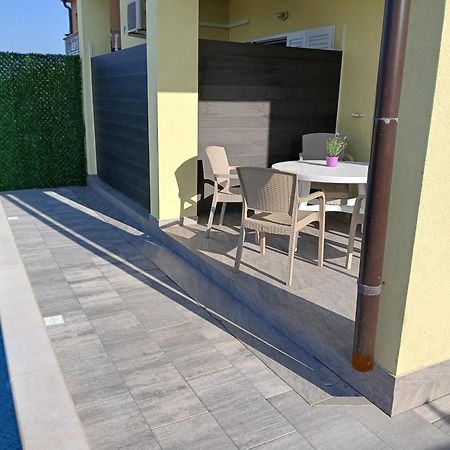 Apartmani Jelic Vinjerac Buitenkant foto