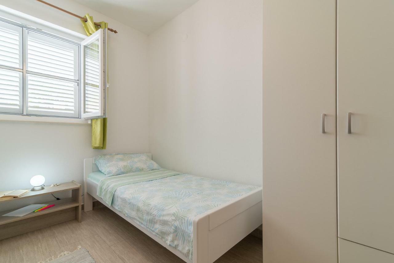 Apartmani Jelic Vinjerac Buitenkant foto