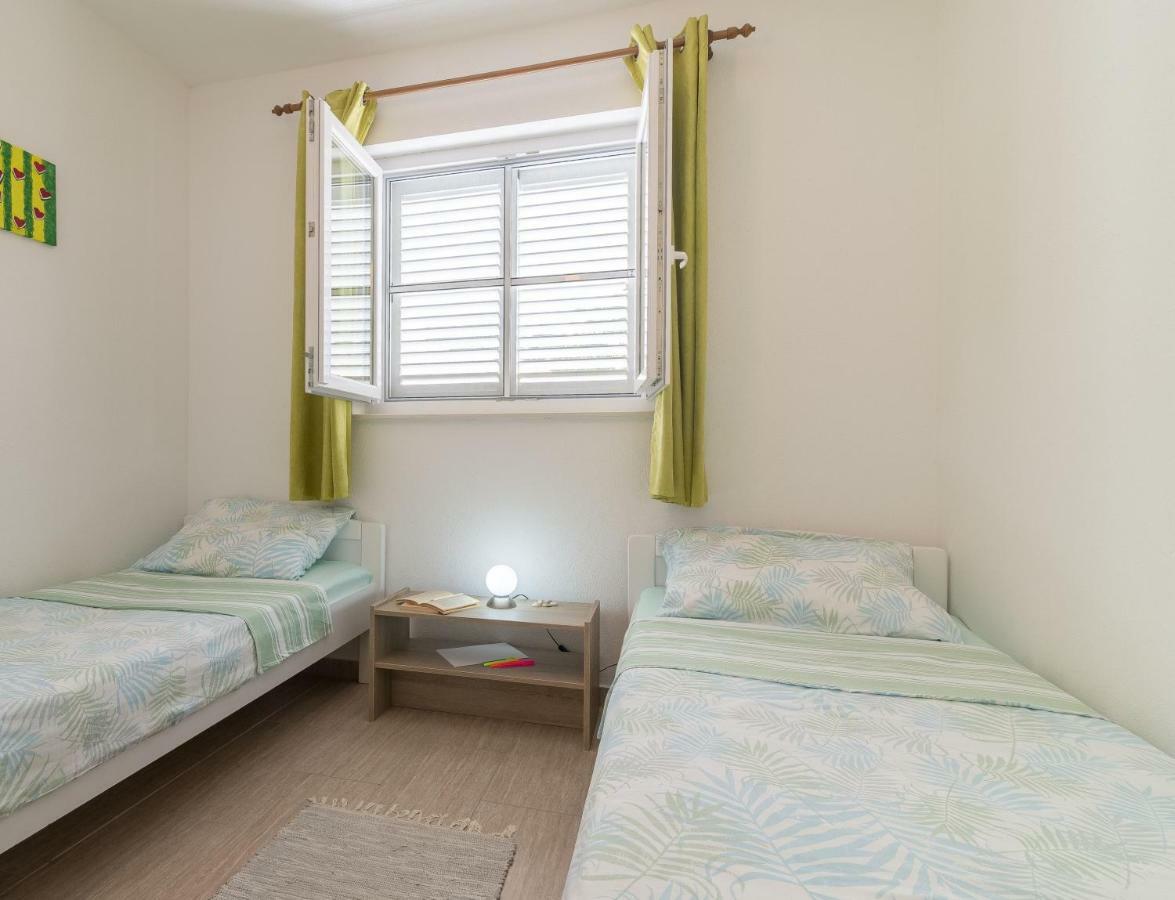 Apartmani Jelic Vinjerac Buitenkant foto